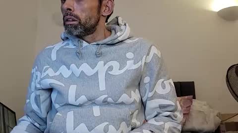 Snapshot of begbestuk chatting on November 26, 11:39 pm begbestuk online show from November 26, 11:39 pm