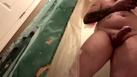 Snapshot of begme88 chatting on December 29, 8:11 am begme88 online show from December 29, 8:11 am