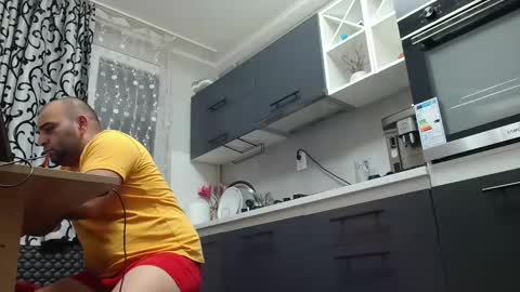 kevin and Bella online show from December 9, 7:29 pm