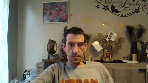 Snapshot of belgianboy33 chatting on December 3, 9:11 am Dreamcock online show from December 3, 9:11 am