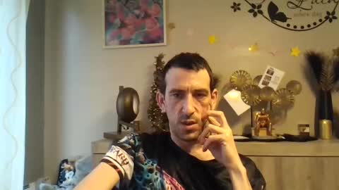 Snapshot of belgianboy33 chatting on December 4, 8:34 am Dreamcock online show from December 4, 8:34 am