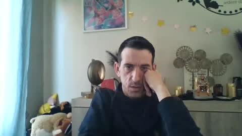 Snapshot of belgianboy33 chatting on March 10, 9:43 am Dreamcock online show from March 10, 9:43 am