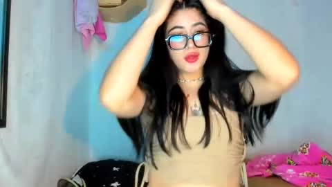 modelo independiente online show from July 13, 12:35 am