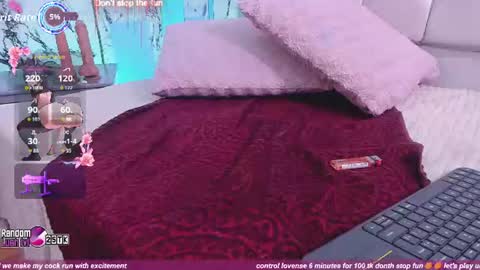 Snapshot of bell_rosee chatting on June 12, 6:07 pm Bell online show from June 12, 6:07 pm