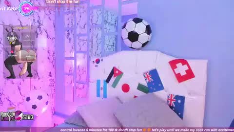 Snapshot of bell_rosee chatting on June 27, 4:34 pm Bell online show from June 27, 4:34 pm