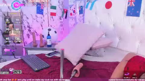Snapshot of bell_rosee chatting on June 30, 4:19 pm Bell online show from June 30, 4:19 pm