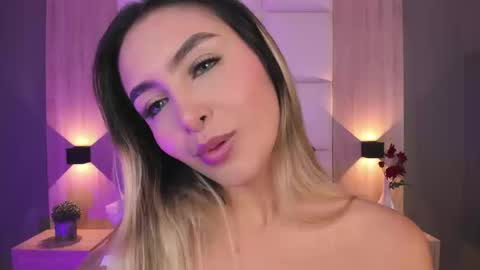 Bella cam online show from September 19, 9:15 pm