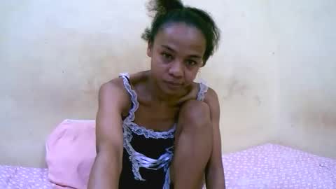 bella193999 online show from December 19, 5:14 am