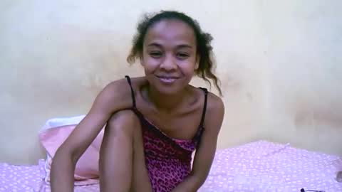 bella193999 online show from December 20, 6:48 pm