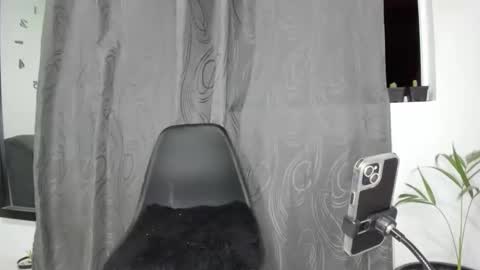 Snapshot of bella_38 chatting on March 7, 3:51 am isabella online show from March 7, 3:51 am