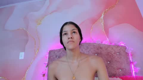 Snapshot of bella__sweets chatting on January 29, 6:39 pm Melanie online show from January 29, 6:39 pm