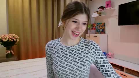 Snapshot of bella_amoury chatting on March 1, 4:20 pm Bella online show from March 1, 4:20 pm