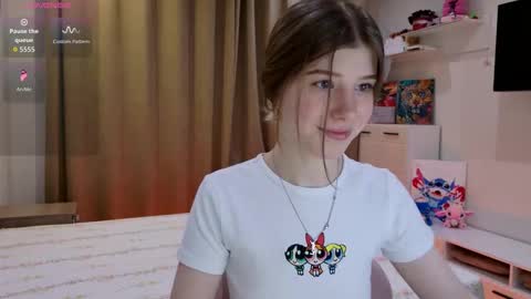 Snapshot of bella_amoury chatting on March 25, 9:10 pm Bella online show from March 25, 9:10 pm