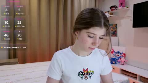 Snapshot of bella_amoury chatting on March 27, 11:26 pm Bella online show from March 27, 11:26 pm