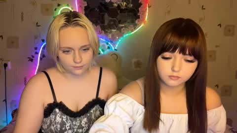 Snapshot of bella_and_alice chatting on October 10, 2:05 pm bella_and_alice online show from October 10, 2:05 pm
