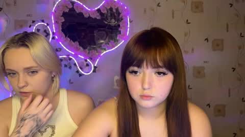 Snapshot of bella_and_alice chatting on October 15, 3:01 pm bella_and_alice online show from October 15, 3:01 pm