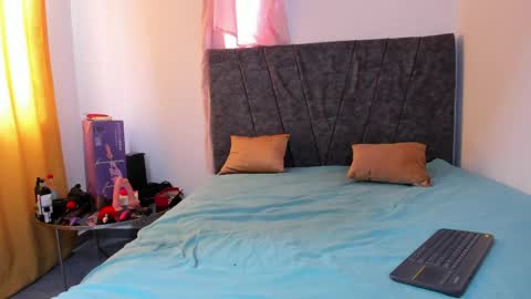 Bella and Andrew special couple online show from April 1, 9:12 pm