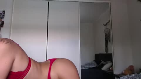 Snapshot of bella_bloom1 chatting on February 8, 1:09 am Bella online show from February 8, 1:09 am