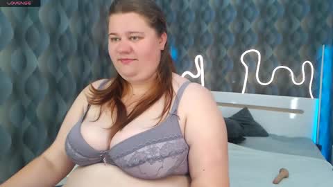 Snapshot of bella_blvack chatting on June 3, 5:43 am bella_blvack online show from June 3, 5:43 am
