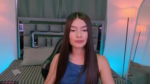 Snapshot of bella_clark2 chatting on April 26, 9:01 pm Bella online show from April 26, 9:01 pm