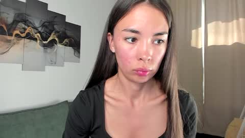 Snapshot of bella_coyy__888 chatting on June 7, 1:26 pm Bella online show from June 7, 1:26 pm
