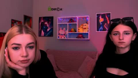 Snapshot of bella_dorn chatting on June 17, 9:23 am Bella online show from June 17, 9:23 am