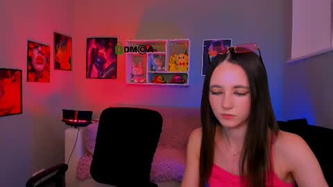 Snapshot of bella_dorn chatting on July 11, 9:12 am Bella online show from July 11, 9:12 am