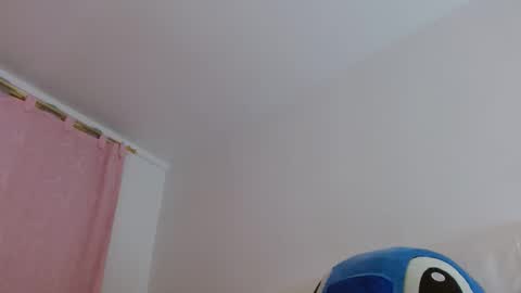Snapshot of bella_gentle chatting on May 15, 11:06 am bella_gentle online show from May 15, 11:06 am