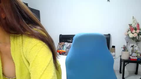 Bella online show from July 25, 6:05 pm