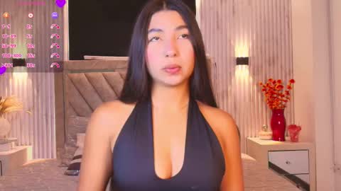 Snapshot of bella_martini_ chatting on March 25, 12:00 pm bella_martini_ online show from March 25, 12:00 pm