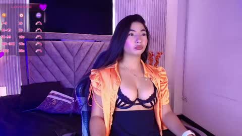 Snapshot of bella_martini_ chatting on May 14, 1:07 pm bella_martini_ online show from May 14, 1:07 pm
