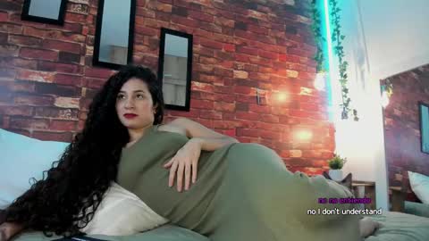 Bella Ponce  online show from December 1, 10:43 pm