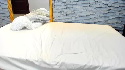 bella_posh online show from February 25, 10:15 am