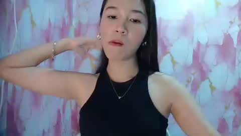 Snapshot of bella_saero chatting on April 1, 9:32 am bella online show from April 1, 9:32 am