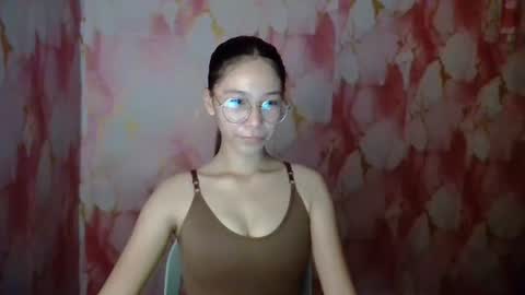 Snapshot of bella_saero chatting on April 23, 1:02 pm bella online show from April 23, 1:02 pm