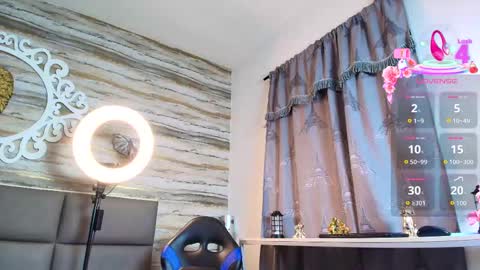 Snapshot of bella_salvatore chatting on September 12, 3:01 pm     online show from September 12, 3:01 pm