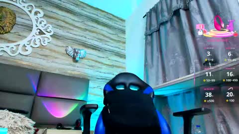 Snapshot of bella_salvatore chatting on October 7, 4:59 pm     online show from October 7, 4:59 pm