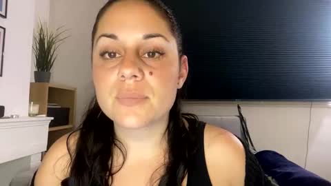 Snapshot of bella_sexy_feet chatting on January 9, 6:26 pm bella_sexy_feet online show from January 9, 6:26 pm