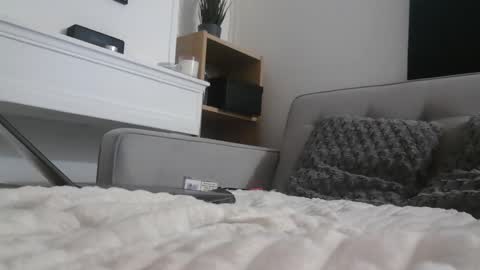 Snapshot of bella_sexy_feet chatting on March 4, 6:04 am bella_sexy_feet online show from March 4, 6:04 am