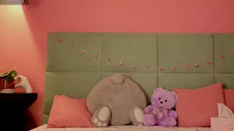 Snapshot of bella_stewarttt chatting on June 27, 1:10 am Bella NEW ROOM online show from June 27, 1:10 am