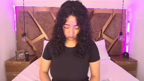 Bella Swwan  online show from July 1, 1:56 pm