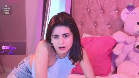 Snapshot of bella_thixx chatting on October 25, 6:21 am bella_thixx online show from October 25, 6:21 am