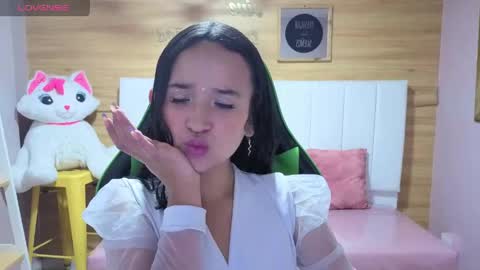 Bella online show from April 20, 12:30 pm