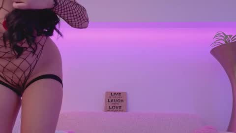 Bella online show from December 3, 9:46 pm