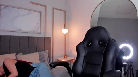 BELLA online show from March 13, 8:37 pm