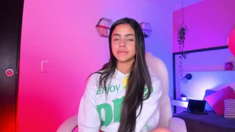 BELLA online show from April 13, 9:09 pm