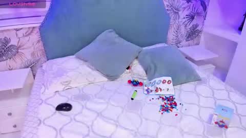 Snapshot of bellaa_becca chatting on December 27, 7:57 pm Bella Becca online show from December 27, 7:57 pm