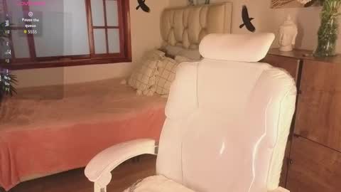 Bella  online show from January 6, 1:37 pm