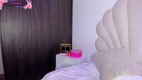 Bella Dajud online show from October 21, 12:00 am