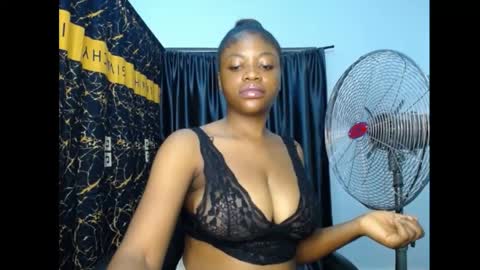 bella online show from April 16, 7:03 pm